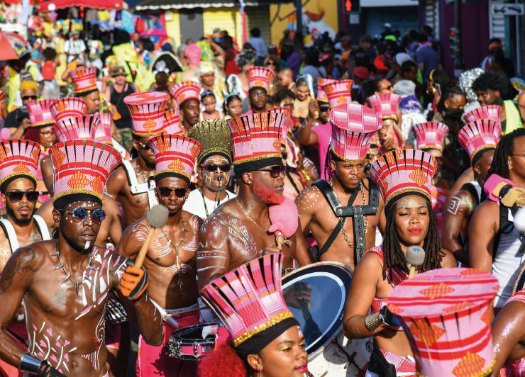Carnaval de Martinique : Une fête ancrée dans l’histoire de l’île, multicolore et déchaînée !